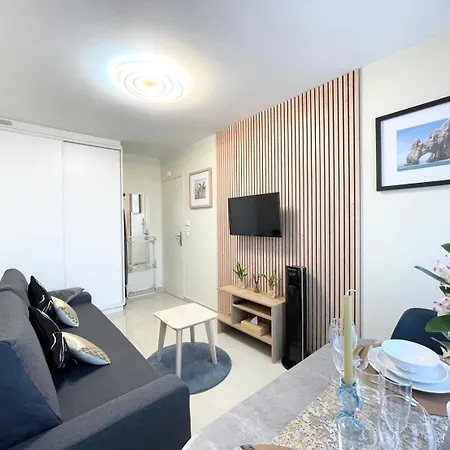 New Modern In Center Metro 7&14 Maison Blanche Paris