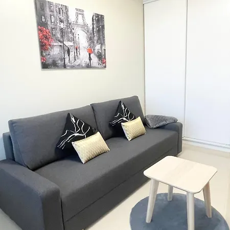New Modern In Center Metro 7&14 Maison Blanche Apartment *