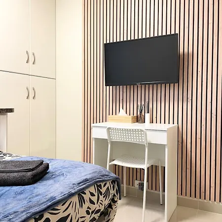 New Modern In Center Metro 7 & 14 Maison Blanche Apartment *